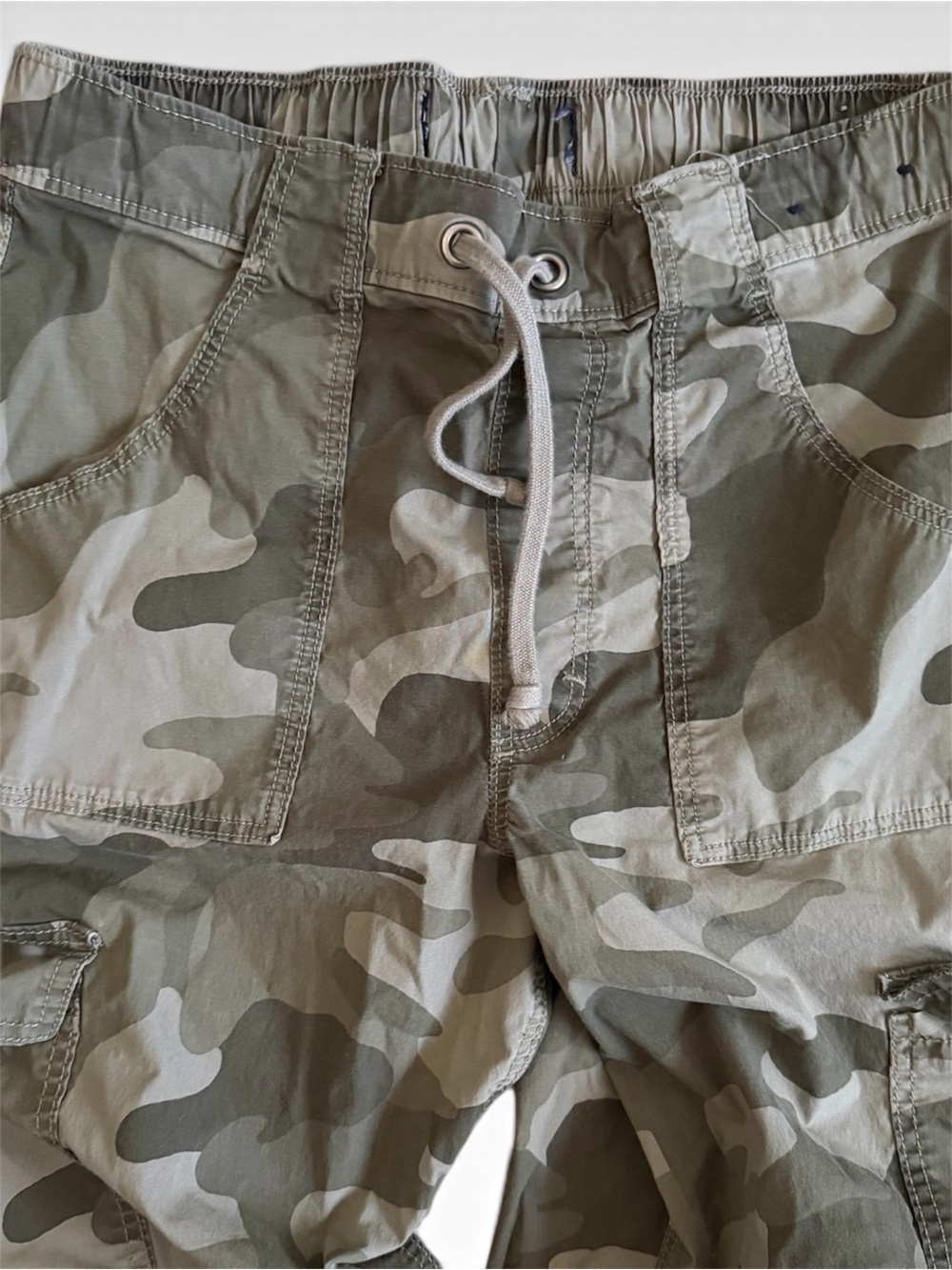 Women’s Camouflage Drawstring Pants - size 28 - Picture 3 of 3